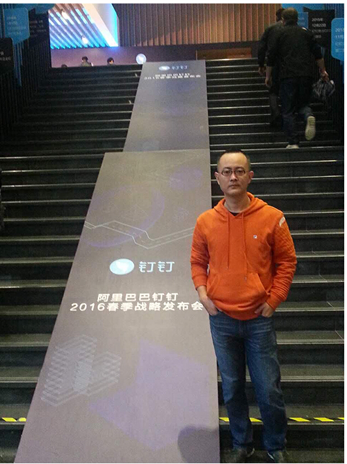 自2015年8月31日釘釘開放平臺上線以來，已有來自各細分領(lǐng)域的合作伙伴和釘釘達成戰(zhàn)略合作。在移動訂貨領(lǐng)域，釘釘聯(lián)合易訂貨打造“易訂貨釘釘”專版，內(nèi)用釘釘管理辦公效率，外用易訂貨提升客戶訂單協(xié)作效益，以期撬動更多的中小企業(yè)用戶，通過“開放、共贏”的合作理念，在一個平臺上幫企業(yè)實現(xiàn)“溝通、協(xié)同”。