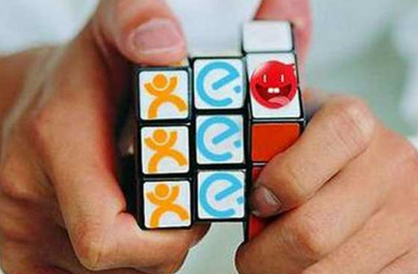 在“千團(tuán)大戰(zhàn)”活下來的美團(tuán)，很快又加入了新的補(bǔ)貼大戰(zhàn)，它的競爭對手變成了餓了么、大眾點(diǎn)評等