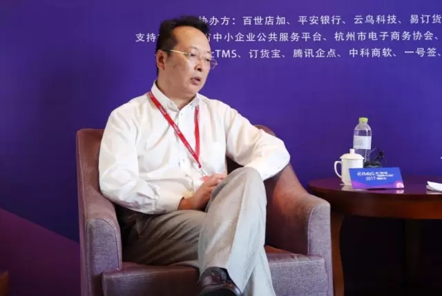 上海羅森便利有限公司副總經(jīng)理何韻民