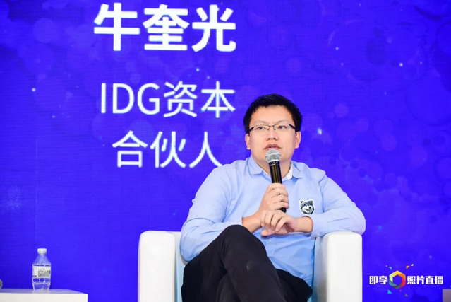 1542786152462880.png blob.png