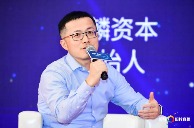 1542786208704645.png blob.png