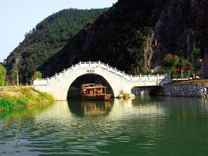 浙江桐廬靠大樹借大腦發展“電商”活力四射