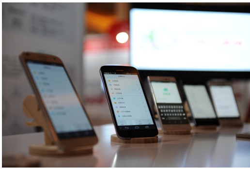 用友通信“工作手機”打響移動互聯網入口爭奪戰